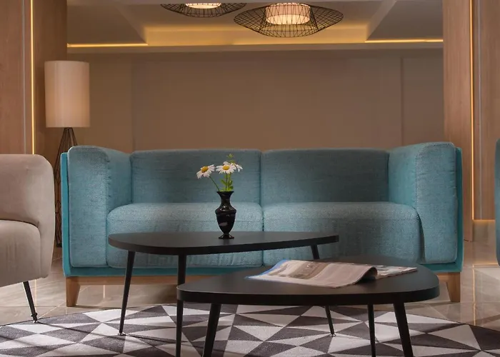 Отель Pomorie Sun