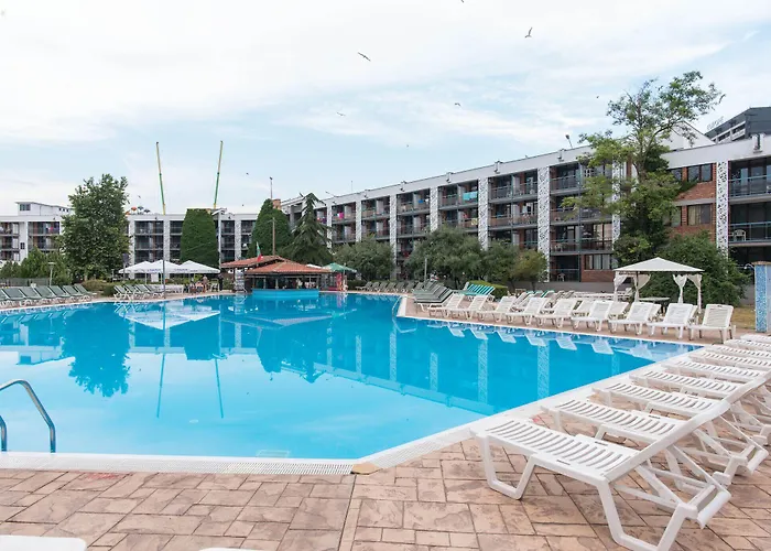 Pomorie Sun Отель 3*