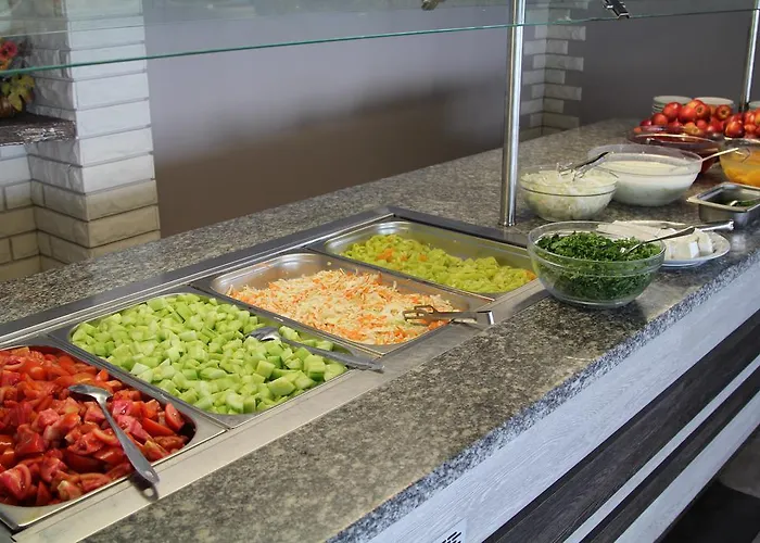 Отель Pomorie Sun