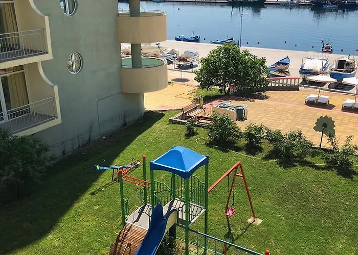 Pomorie Sun Отель 3*