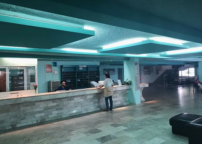 Отель Pomorie Sun 3*