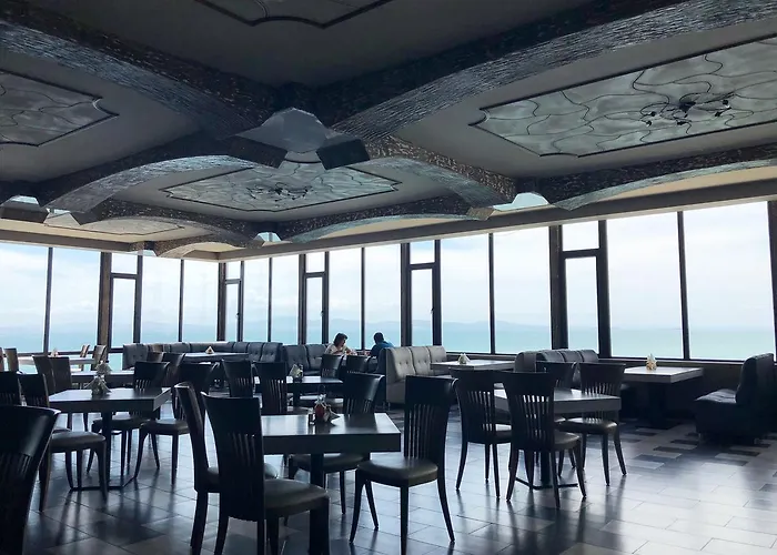 Pomorie Sun Отель 3*