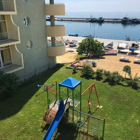 Pomorie Sun מלון 3*