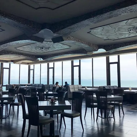 Pomorie Sun מלון 3*